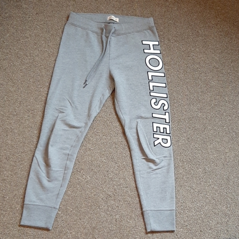 Hollister joggers